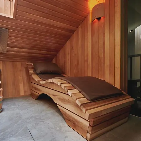 Goldmaedchen 93 - Honeymoon