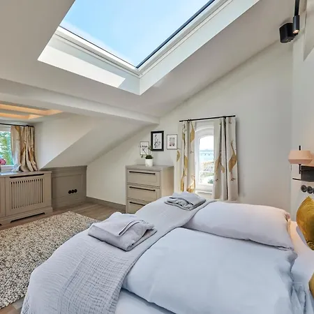 Goldmaedchen 93 - Honeymoon *