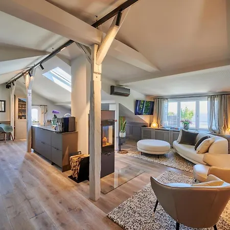 Goldmaedchen 93 - Honeymoon *